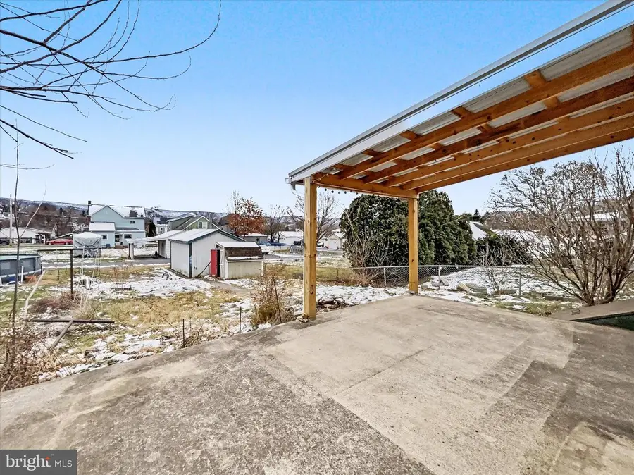 6 Oakland Ave, Lewistown, PA 17044 - Image #2