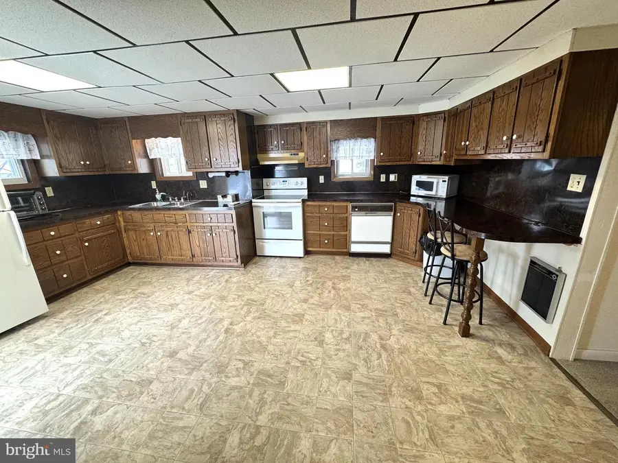 50 Center St, Lewistown, PA 17044 - #3