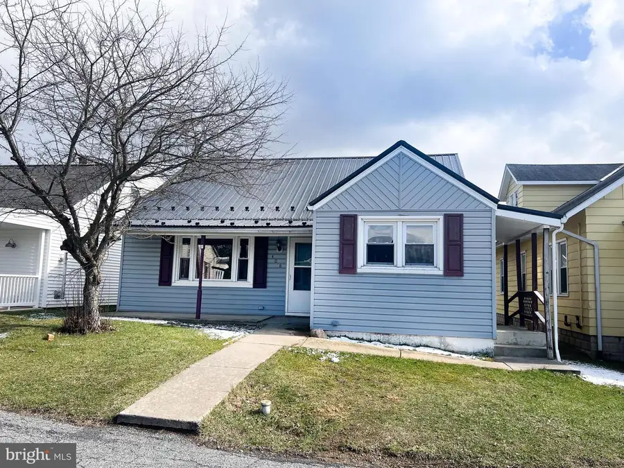 408 Harvard St, Lewistown, PA 17044 - #2