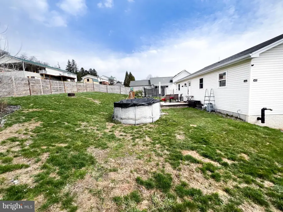 15 Birch Dr, Lewistown, PA 17044 - #3