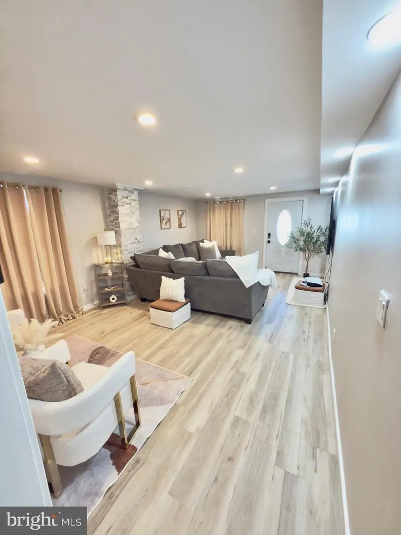 157 W Fourth St, Lewistown, PA 17044 - #2