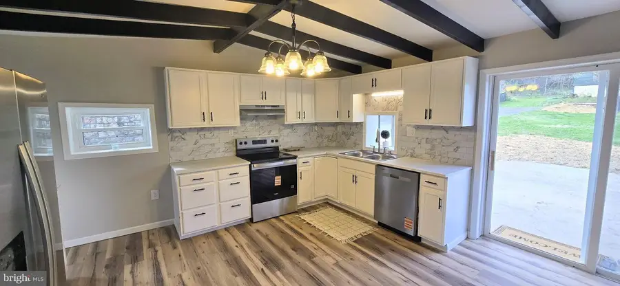 128 N Walnut St, Lewistown, PA 17044 - #3