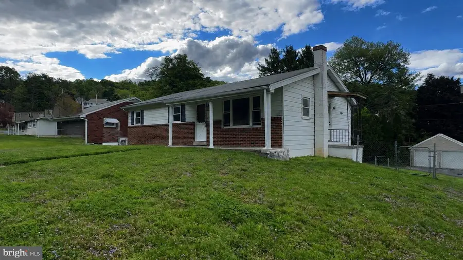 6 Pine Park Dr, Lewistown, PA 17044 - #3