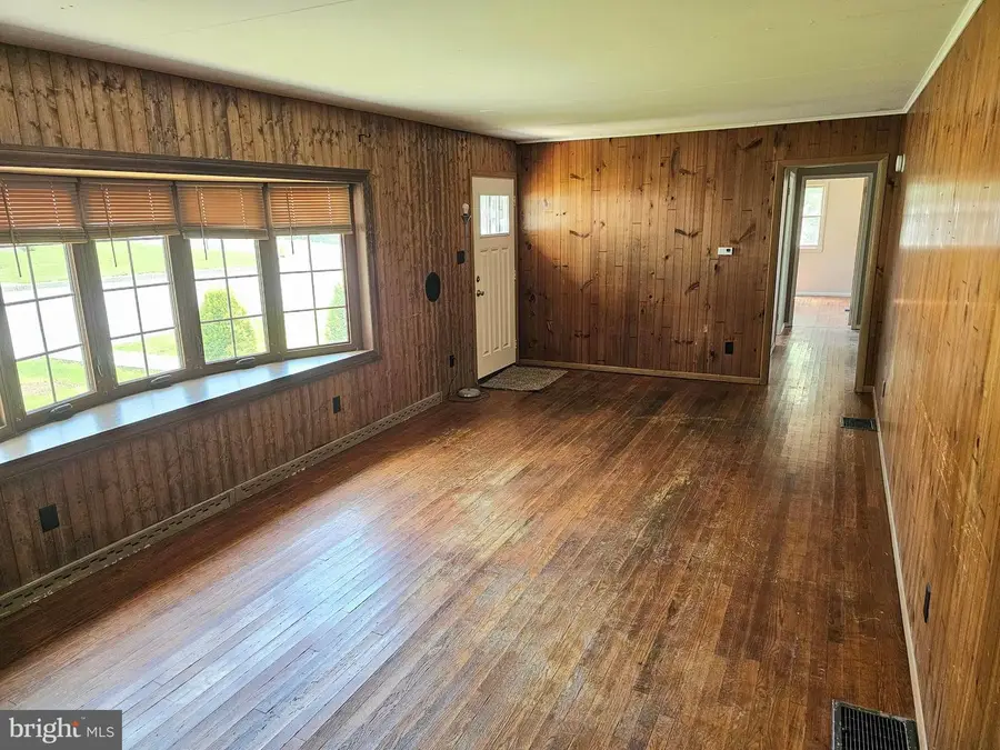 300 Locust St, Burnham, PA 17009 - #2