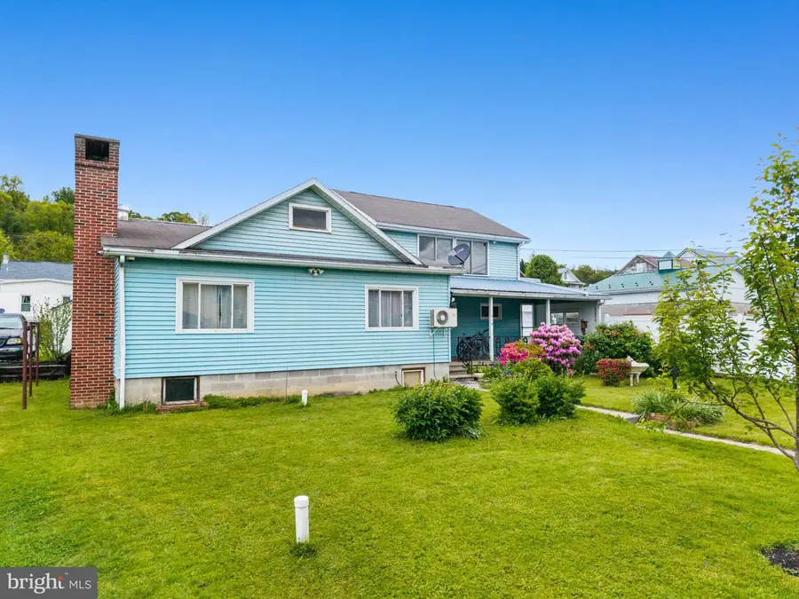 519 W 4th St, Lewistown, PA 17044 - #3