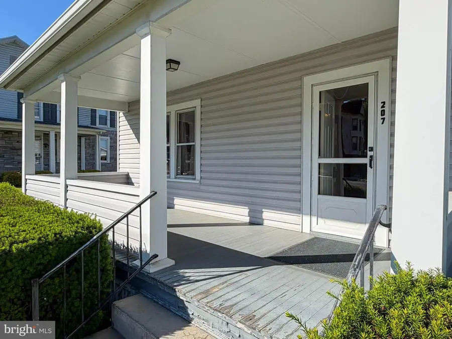 207 S Main St, Lewistown, PA 17044 - #2