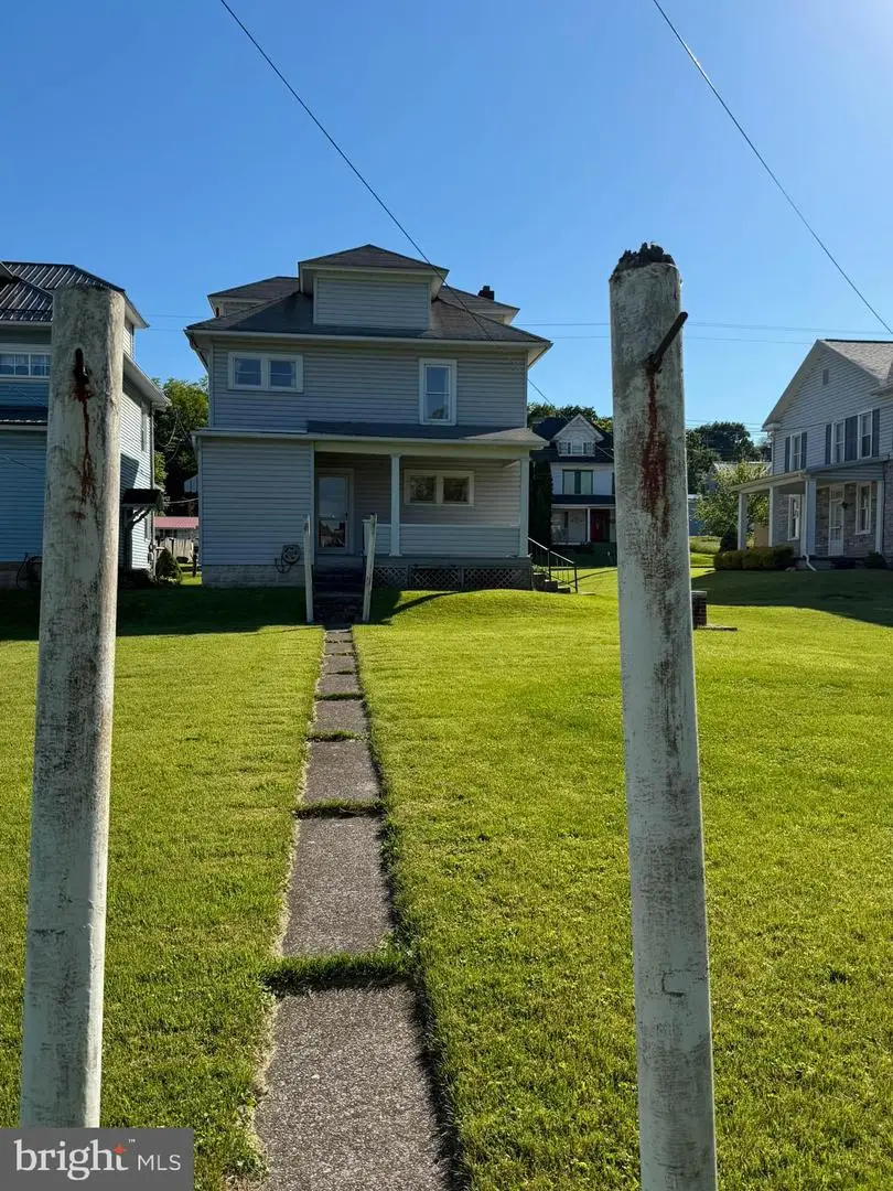 207 S Main St, Lewistown, PA 17044 - #3