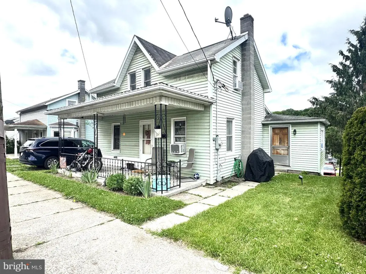 421 E Freedom Ave, Burnham, PA 17009 - #1