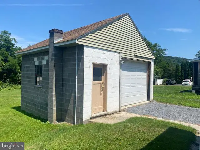 831 E Walnut Street, Lewistown, PA 17044 - #3