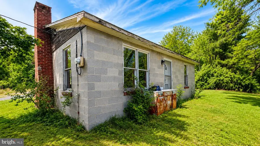 25 Mickey Ln, Milroy, PA 17063 - #2