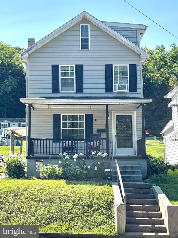 720 E Freedom Ave, BURNHAM, PA 17009