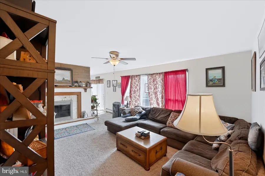 807 N Pine St, Burnham, PA 17009 - #3