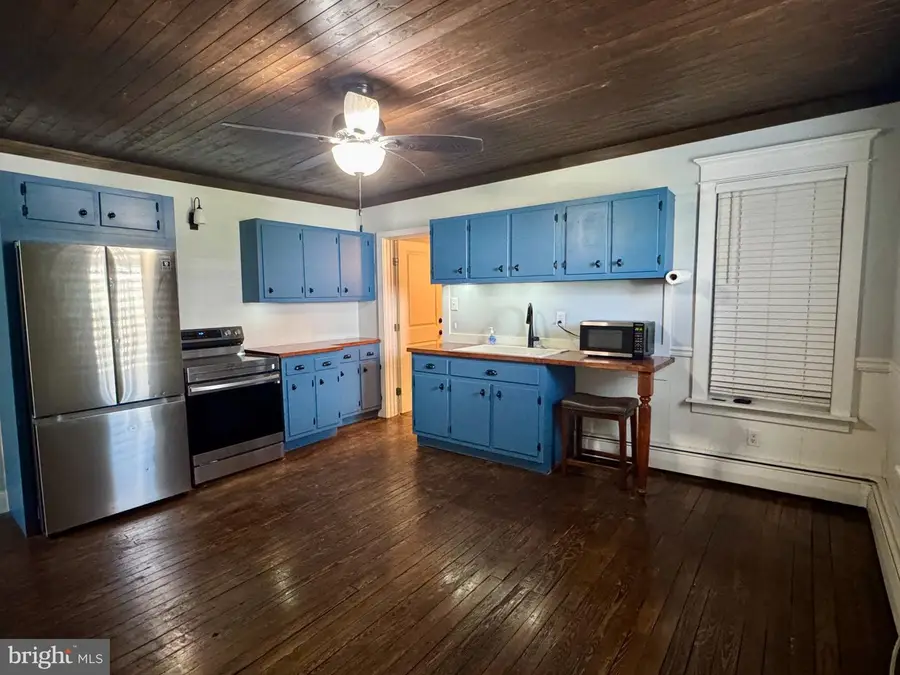 38 Maclay St, Milroy, PA 17063 - #2