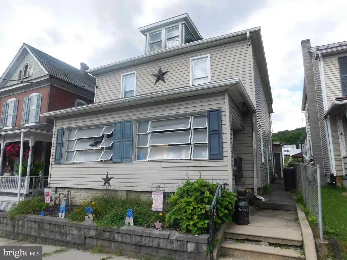 317 Logan Street, Lewistown, PA 17044 - #1