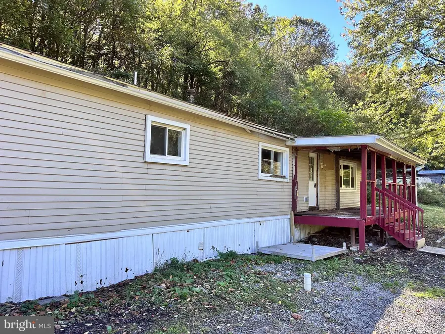152 Hawsbrick St, Lewistown, PA 17044 - #2