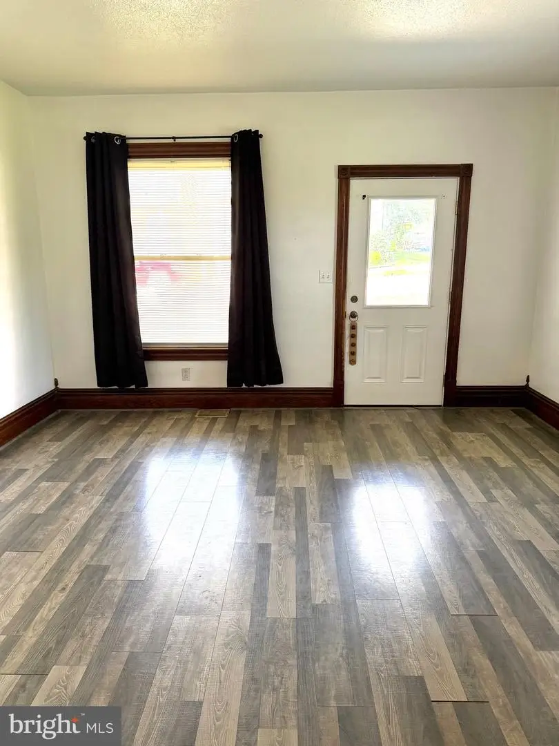 324 Shaw Ave, Lewistown, PA 17044 - #2