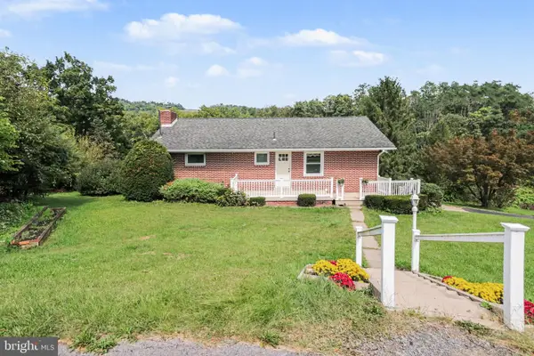 1445 Loop Rd, LEWISTOWN, PA 17044