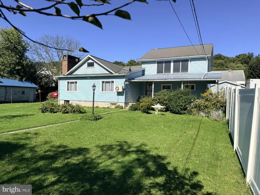 519 W 4th St, Lewistown, PA 17044 - #2