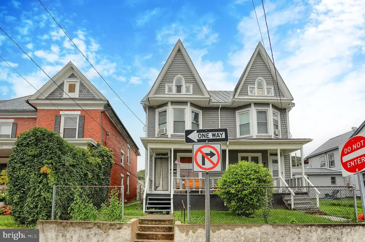 413 Logan St, Lewistown, PA 17044 - #1