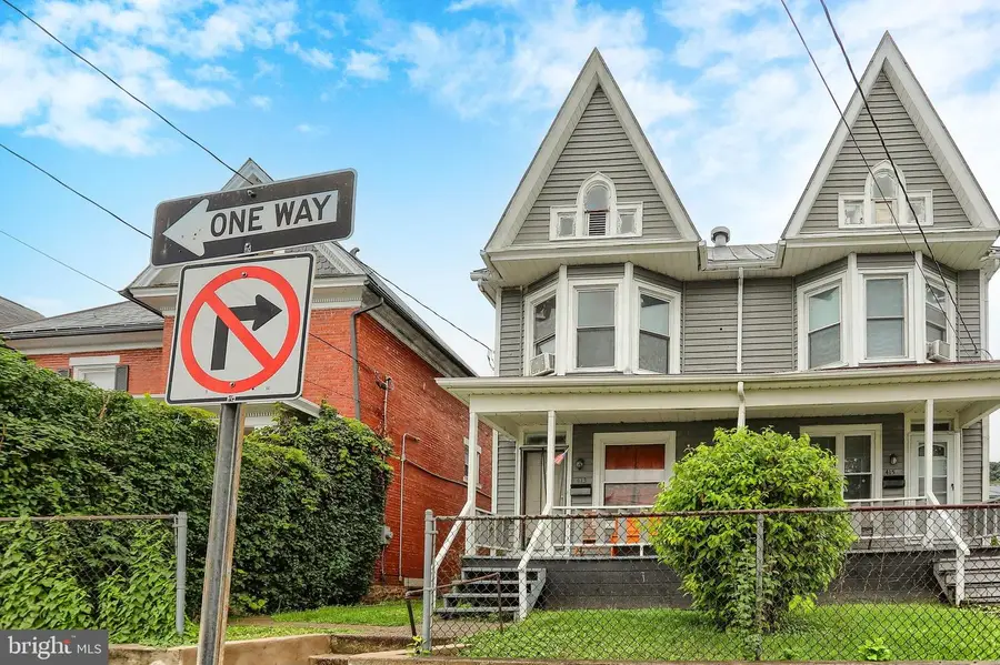 413 Logan St, Lewistown, PA 17044 - #3