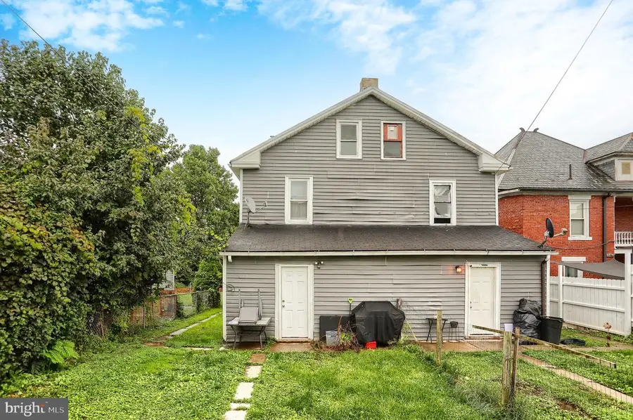415 Logan St, Lewistown, PA 17044 - #2
