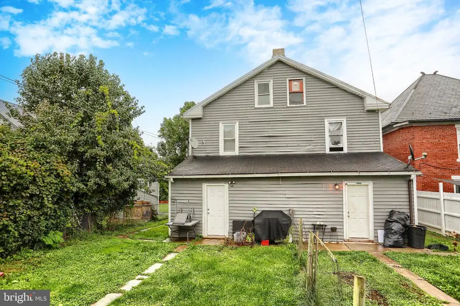 415 Logan St, Lewistown, PA 17044 - #3