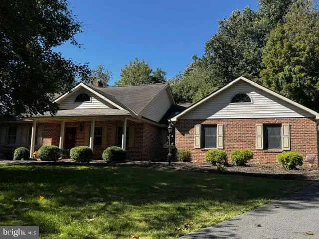 105 Walnut Ln, Lewistown, PA 17044 - #1