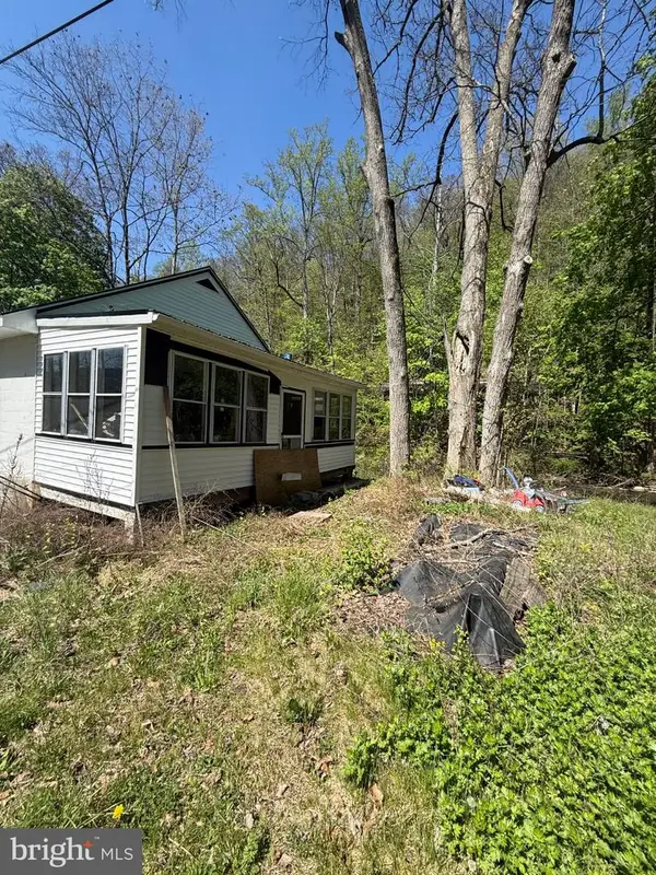 35 Hibridge Cir, LEWISTOWN, PA 17044