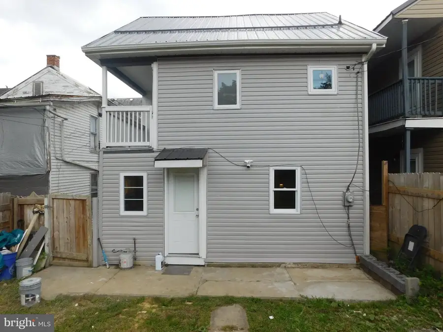 157 W 4th St, Lewistown, PA 17044 - #3