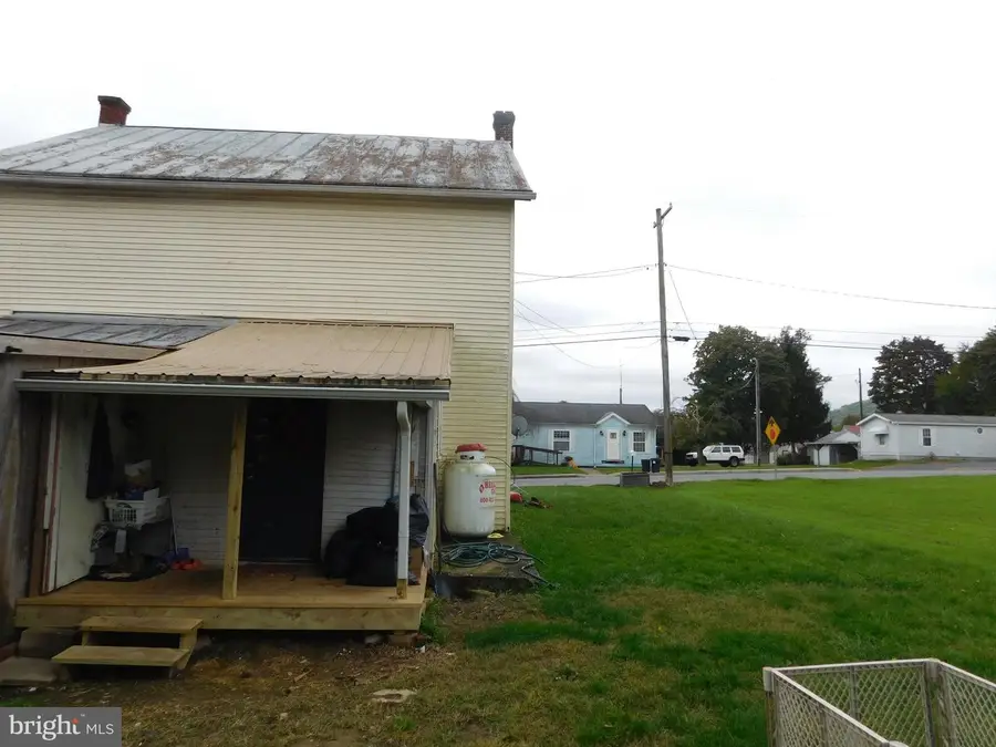 221 College Ave, Milroy, PA 17063 - #2