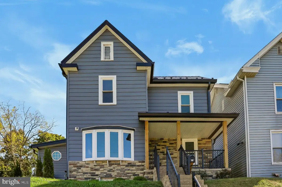 304 6th Ave, Burnham, PA 17009 - #1