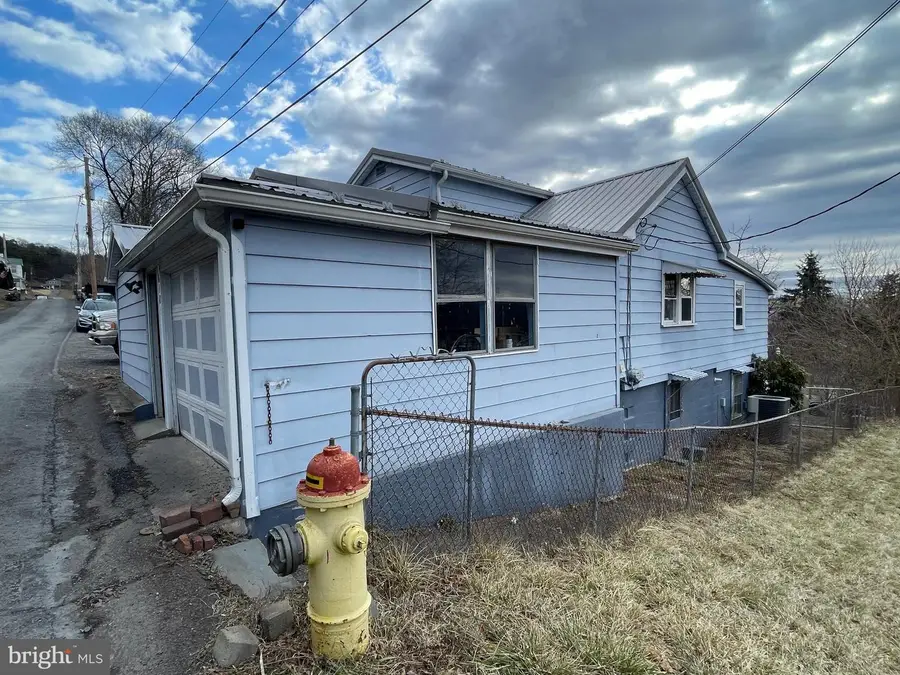 618 Upper St, Danville, PA 17821 - #2