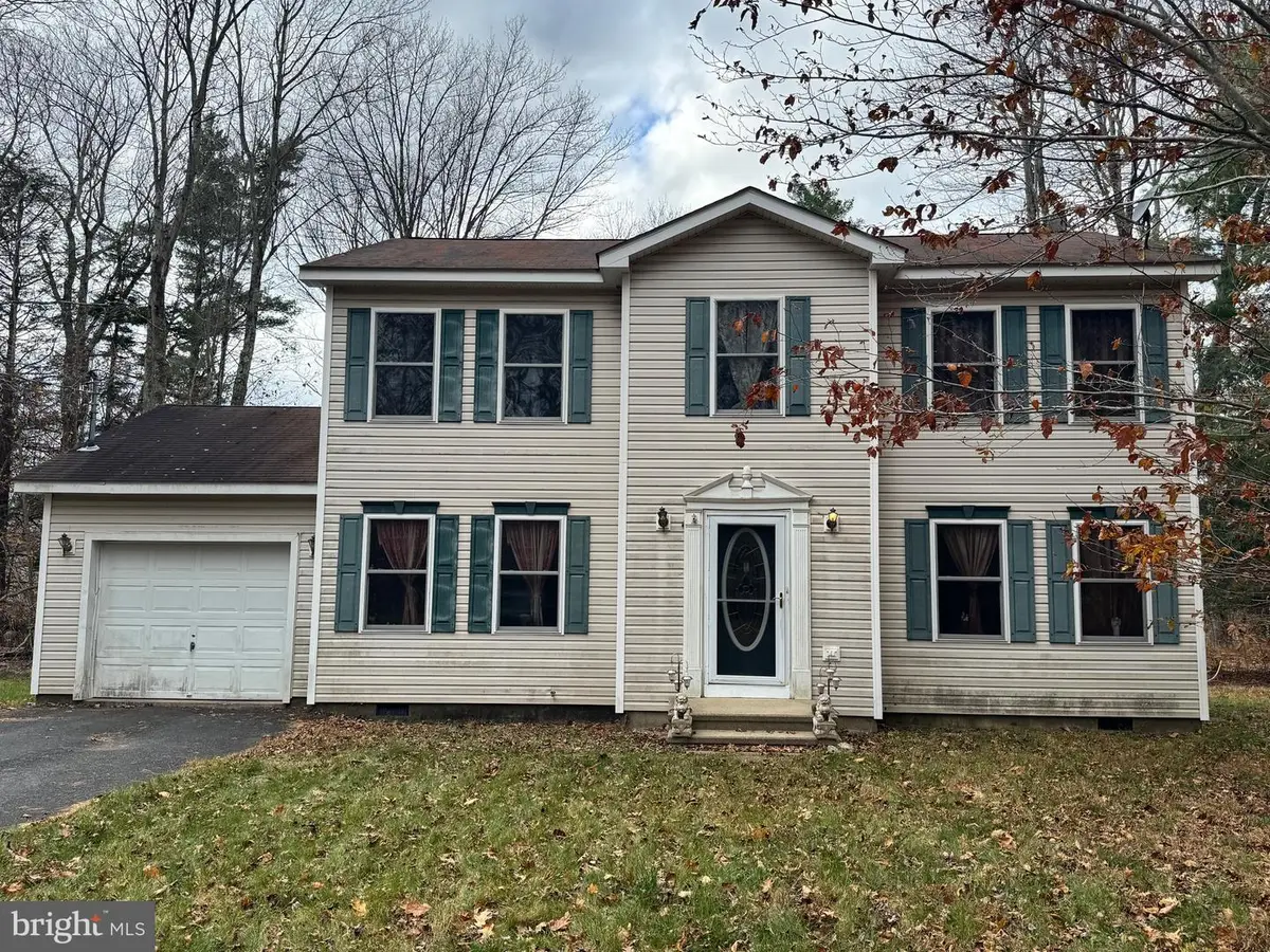 1145 Chickadee Dr, Pocono Summit, PA 18346 - Image #1