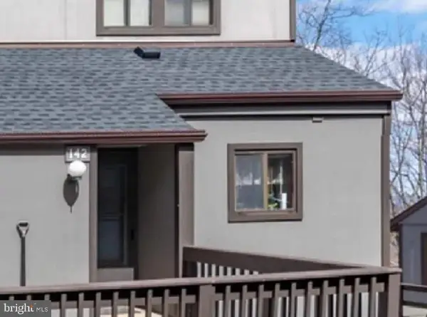 142 Cross Country Ln, TANNERSVILLE, PA 18372