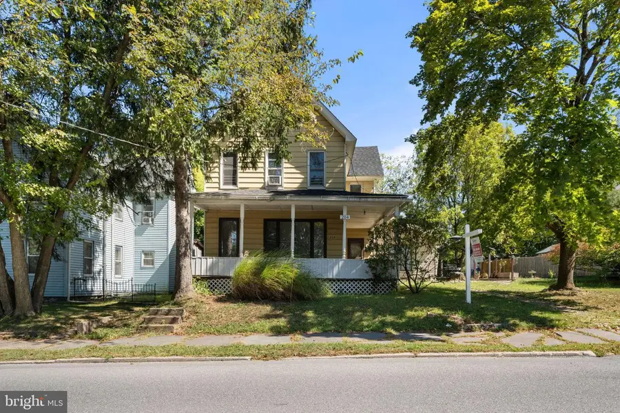 204 Lackawanna Ave, East Stroudsburg, PA 18301 - Image #2