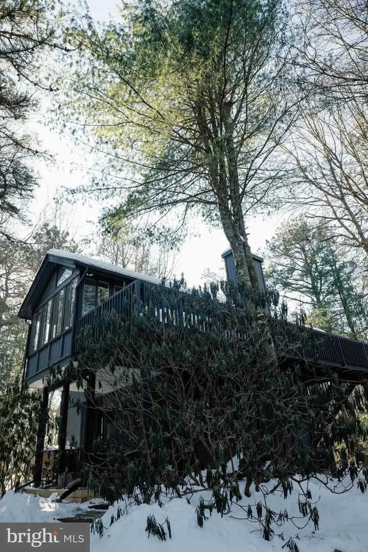 196 Split Rock Ln, Pocono Pines, PA 18350 - Image #2