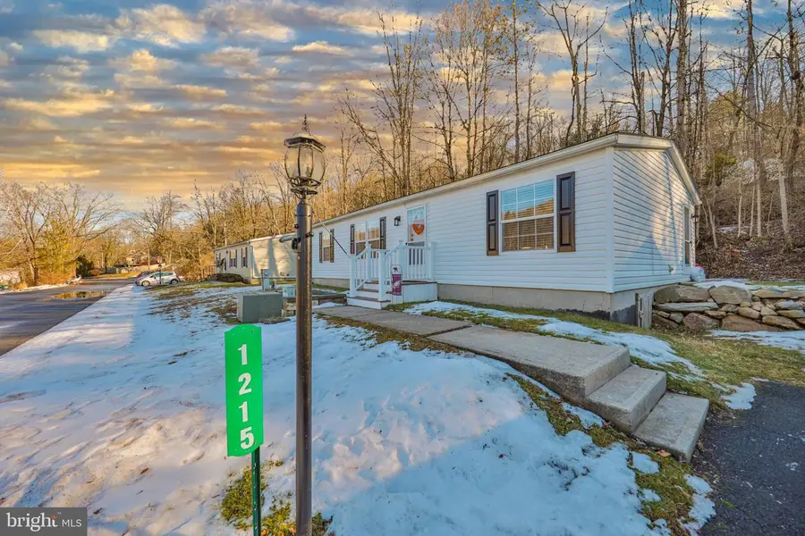 1215 Blue Mountain Cir, Saylorsburg, PA 18353 - Image #2