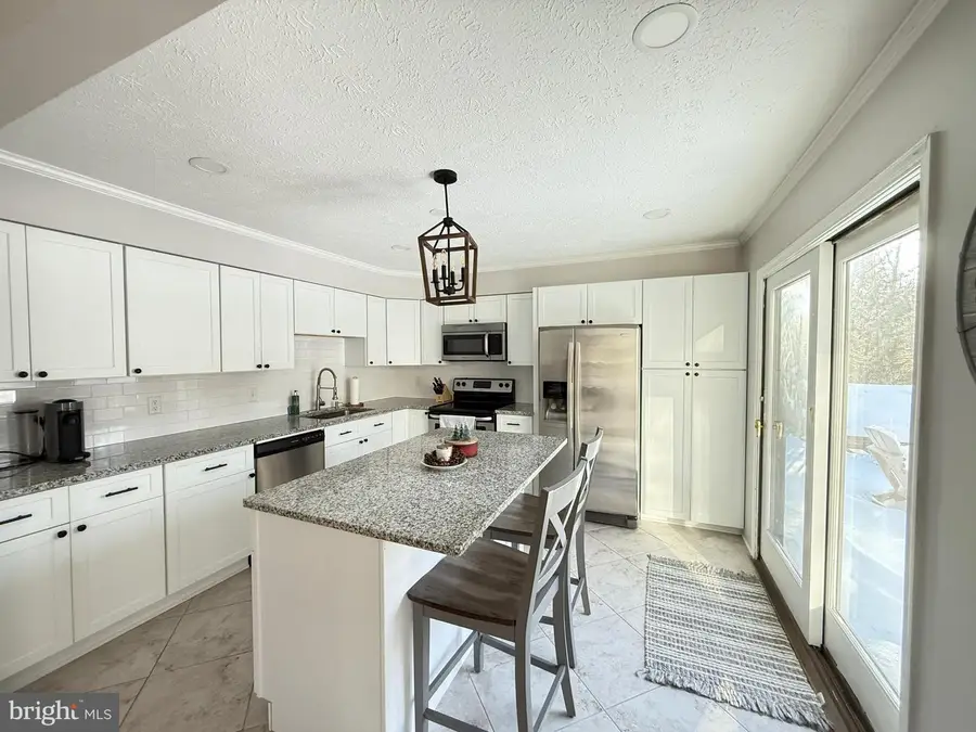 1570 Sullivan Trl, Tannersville, PA 18372 - Image #3