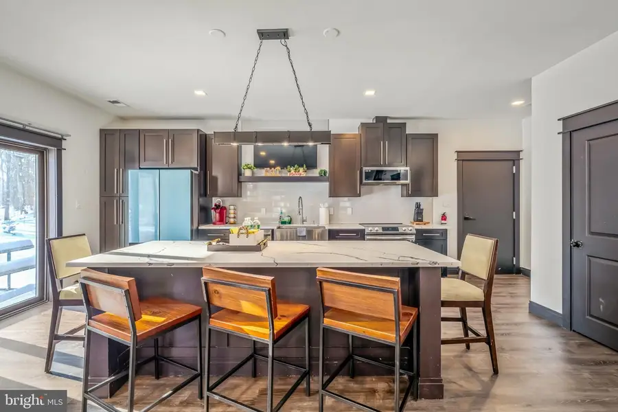 7813 Lake Shore Dr, Pocono Lake, PA 18347 - Image #3