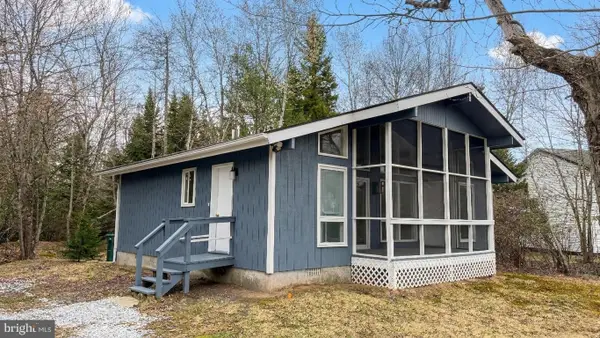 6522 Runnymead Ln, TOBYHANNA, PA 18466