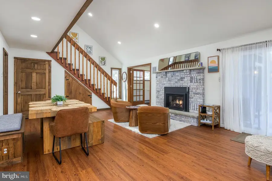 2206 Chatham Ct, Bushkill, PA 18324 - #2