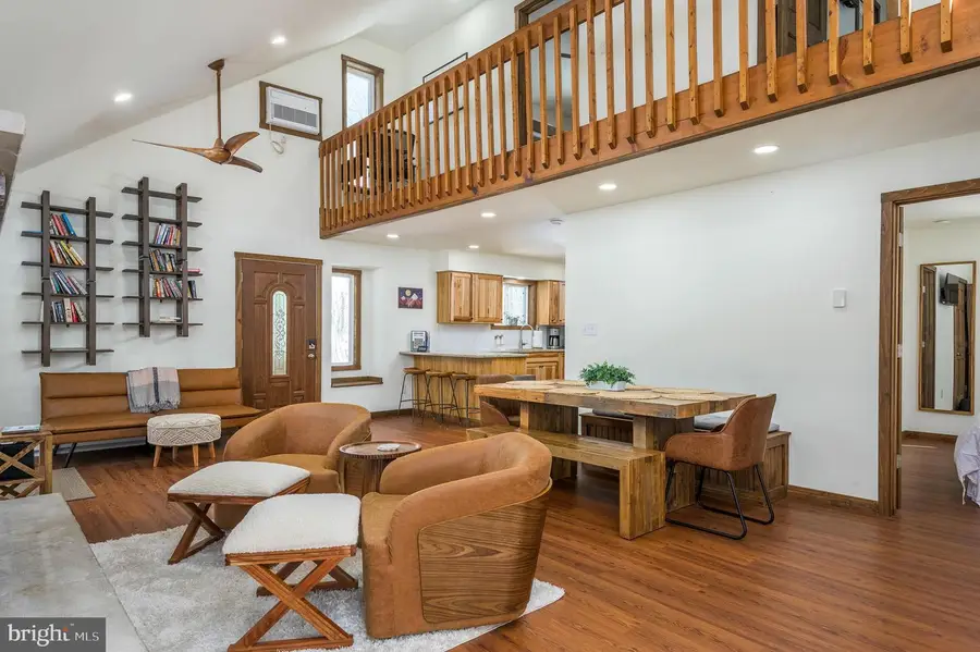 2206 Chatham Ct, Bushkill, PA 18324 - #3