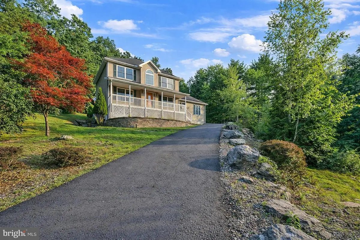 316 Reagan Dr, East Stroudsburg, PA 18301 - #1