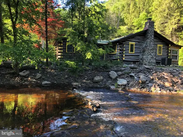 2146 & 2138 Bridge Side Dr, EAST STROUDSBURG, PA 18302