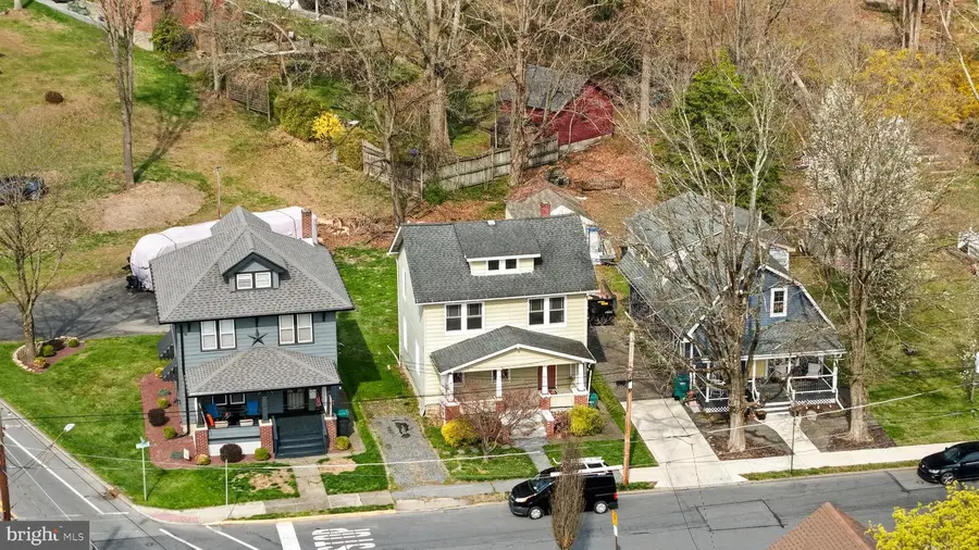 605 Wallace St, Stroudsburg, PA 18360 - #2