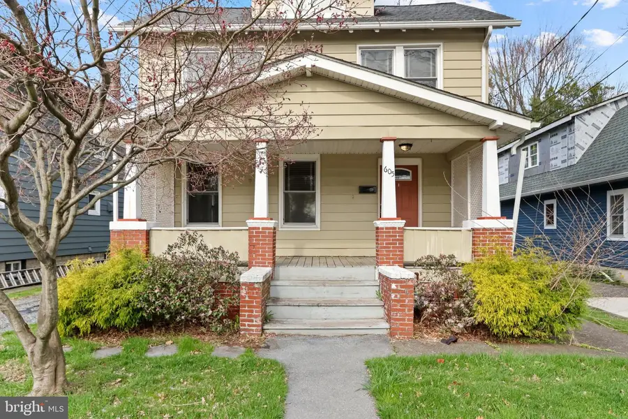 605 Wallace St, Stroudsburg, PA 18360 - #3