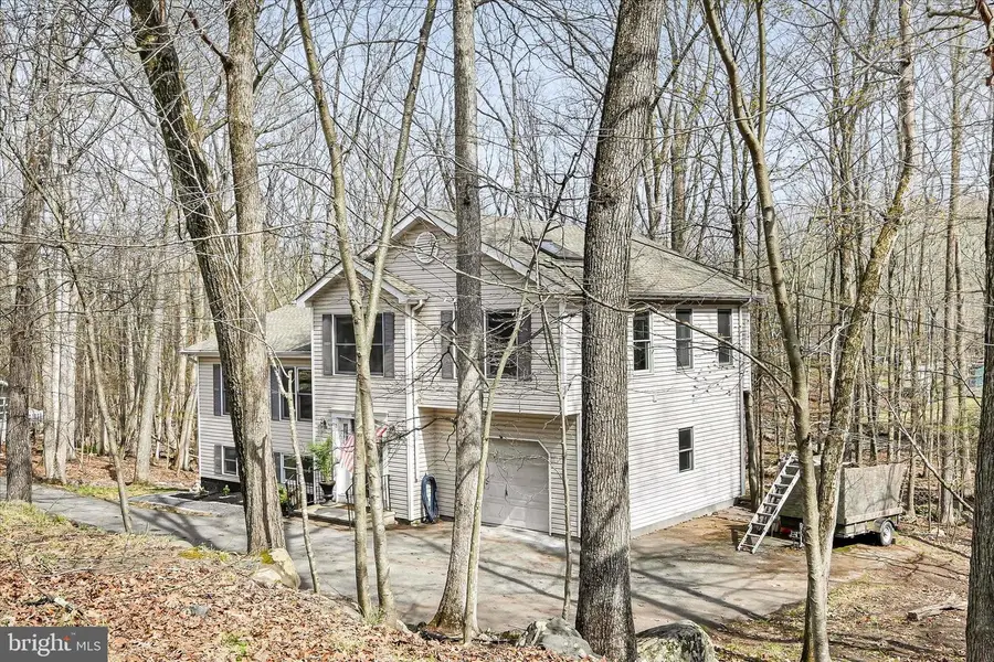 434 Somerset Dr, East Stroudsburg, PA 18301 - #3