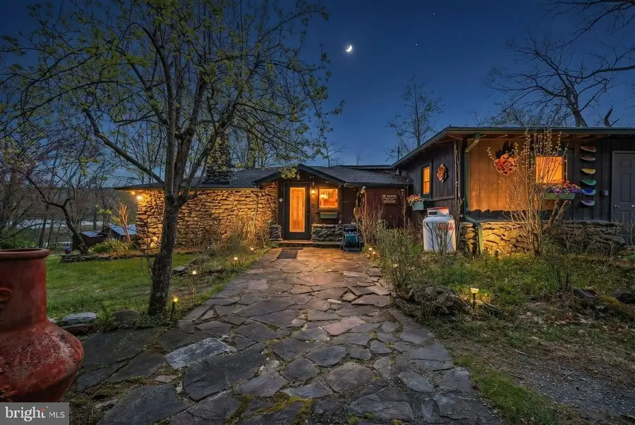 248 Fenical Ln, East Stroudsburg, PA 18302 - #3