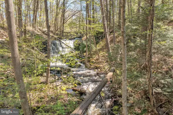 Serfas Drive, STROUDSBURG, PA 18360