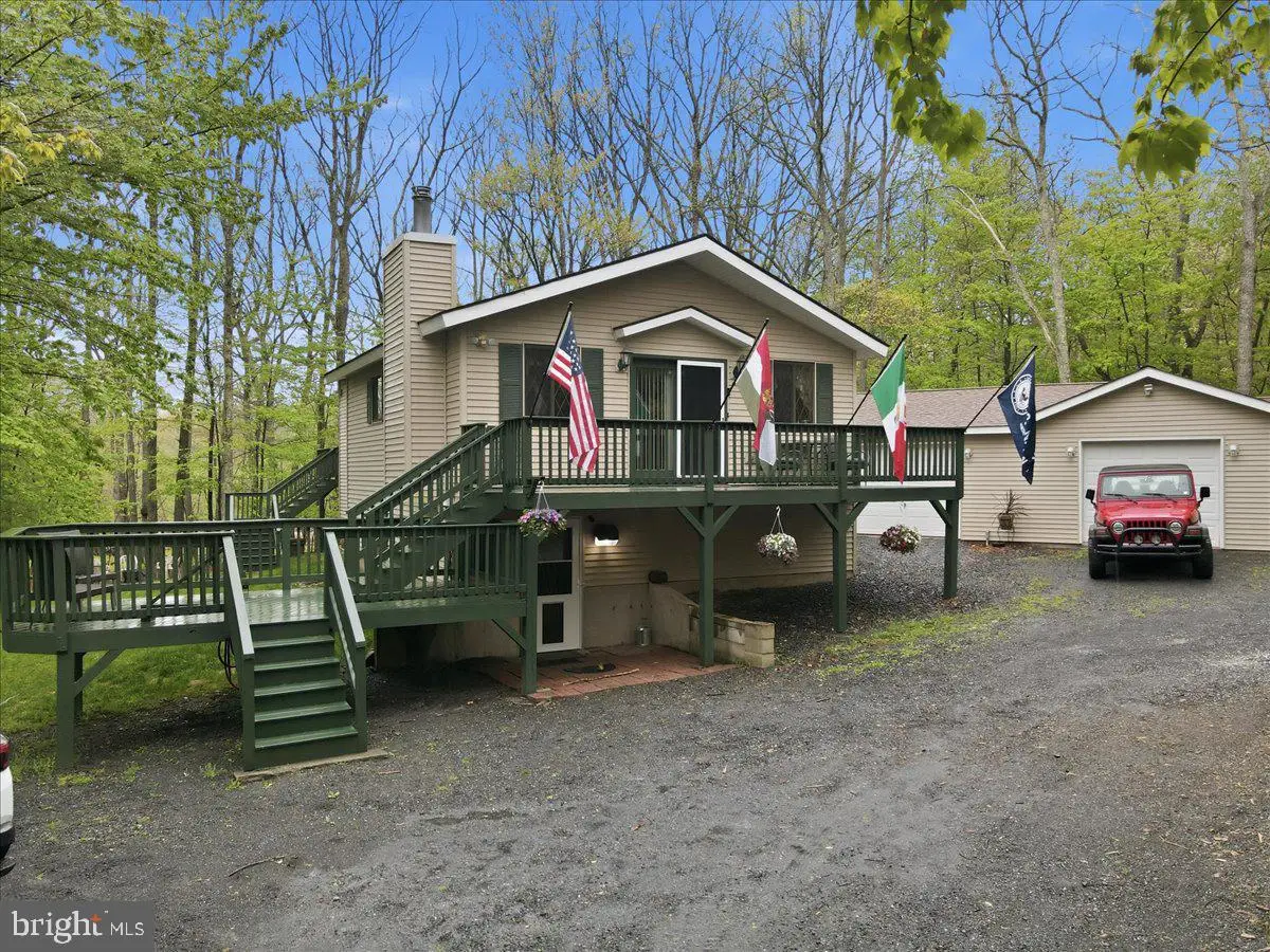 149 Mcmichaels Ct, Stroudsburg, PA 18360 - #1